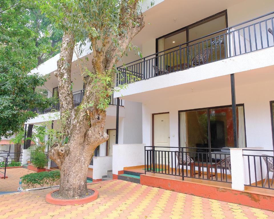The Byke Royal Pearl Hotel Anjuna Exterior photo