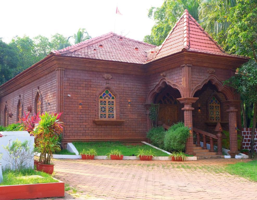 The Byke Royal Pearl Hotel Anjuna Exterior photo